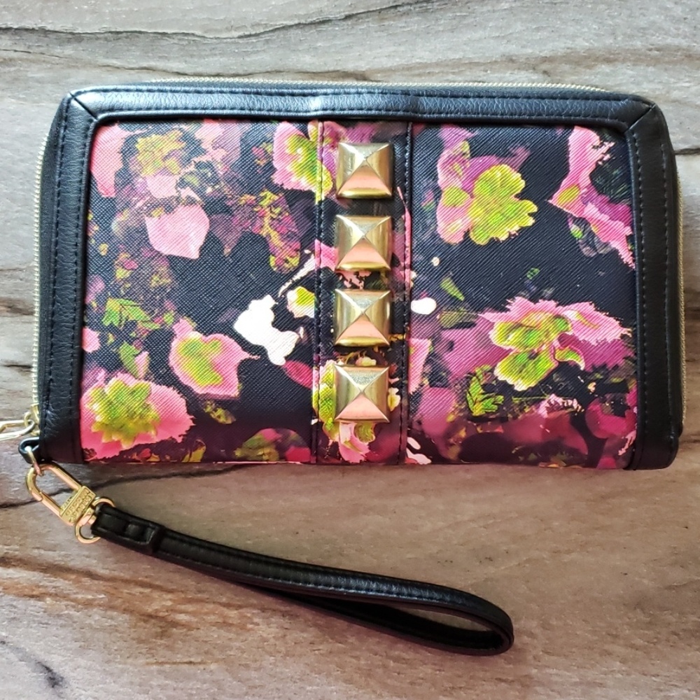 Wristlet